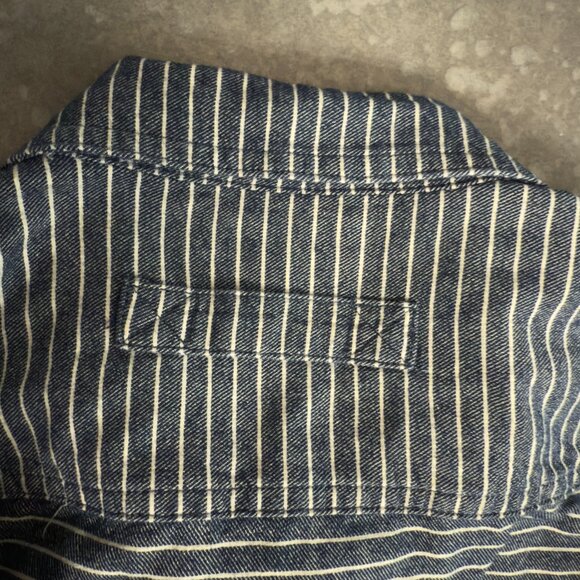 Duluth Trading Co. Men’s Shirt - Picture 8 of 10